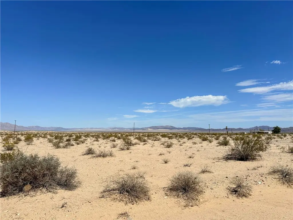11 Cadiz Avenue, Twentynine Palms Yucca Valley, CA 92277 - #1