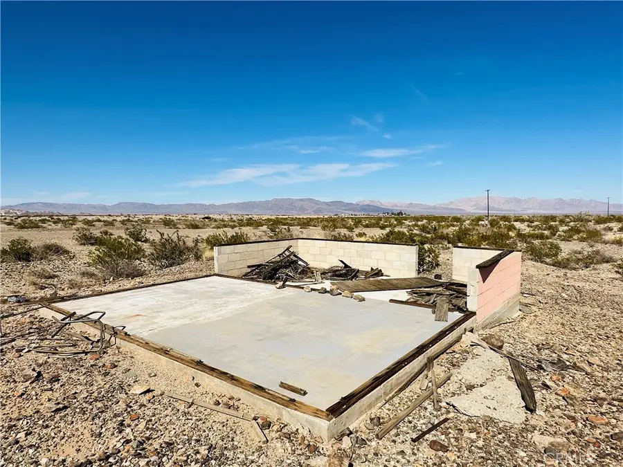 5 Sullivan Road, Twentynine Palms Yucca Valley, CA 92277 - #3