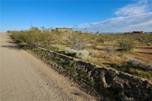 111 Perris, Landers, CA 92285