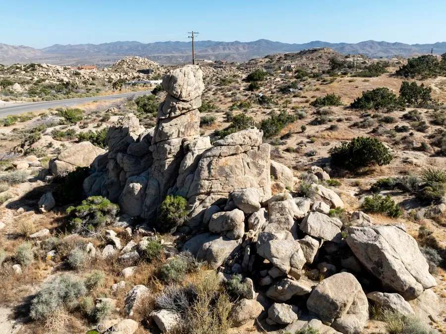 5564 Old Woman Springs Road, Yucca Valley, CA 92284 - #2