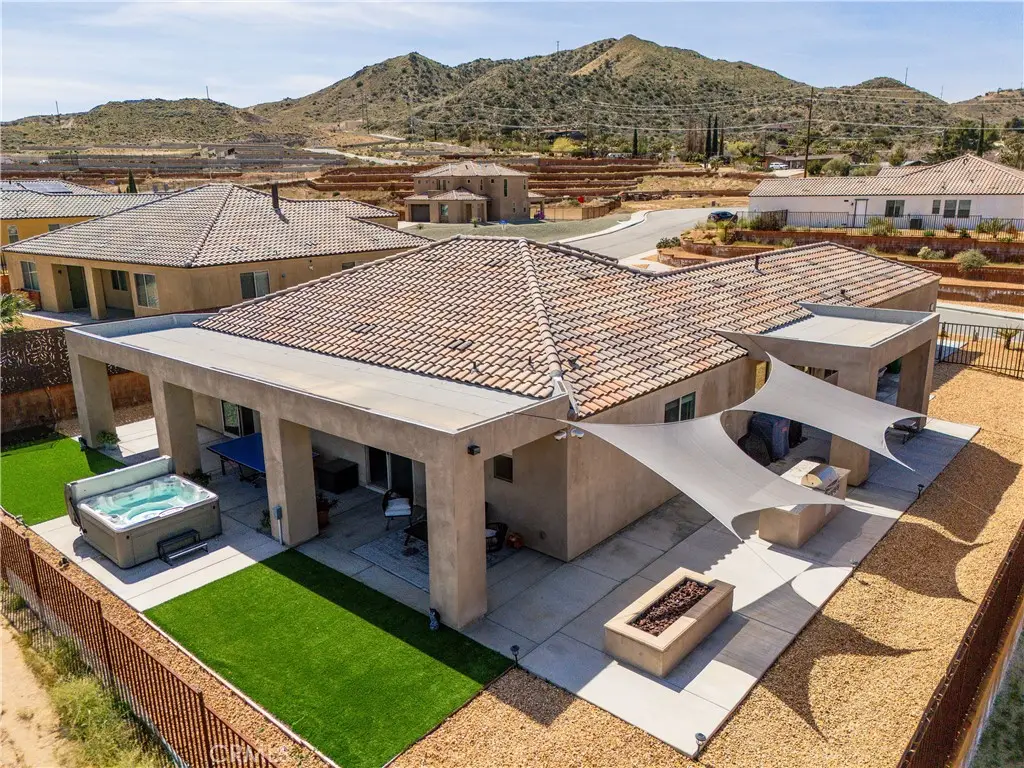 8668 Monument View Dr, Yucca Valley, CA 92284 - #1