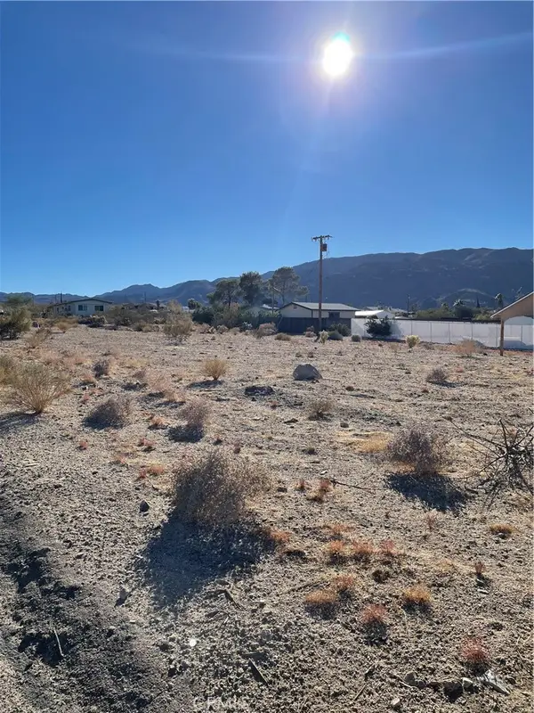 7606 Sahara Avenue, 29 Palms, CA 92277