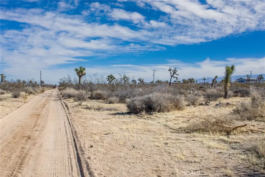 59525 La Crescenta Drive, Yucca Valley, CA 92284 - #2