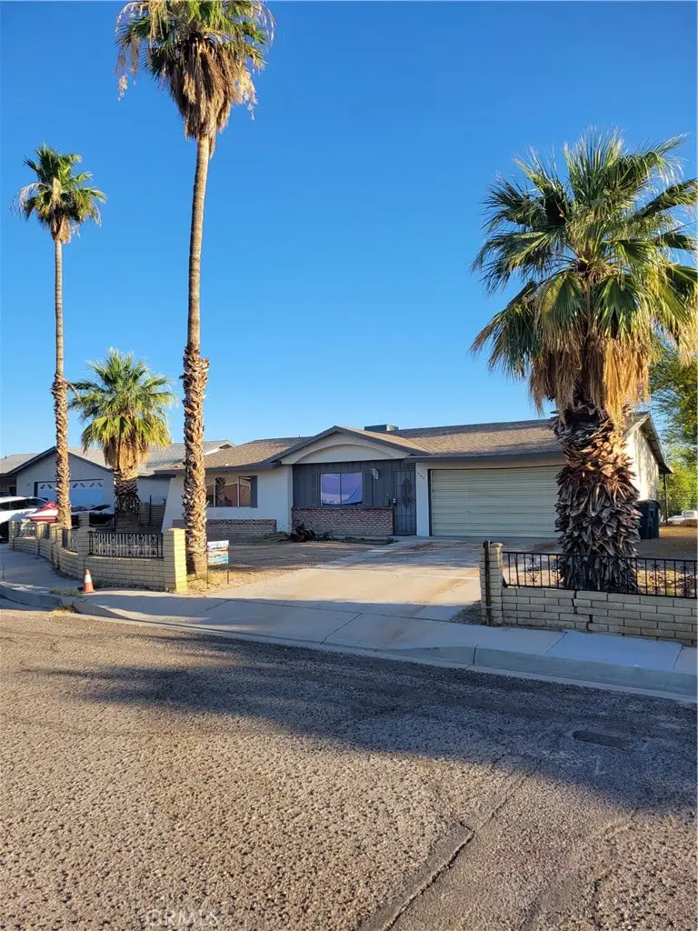 1340 Larchwood, Needles, CA 92363 - #1