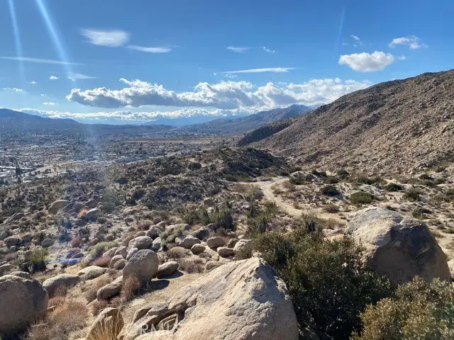 5952913 Palm, Yucca Valley, CA 92284 - #1