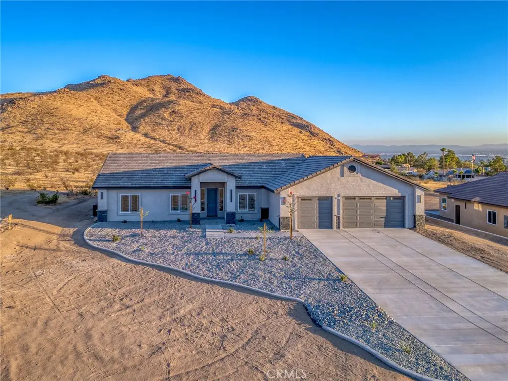 19721 Roanoke Road, Apple Valley, CA 92307 - #1
