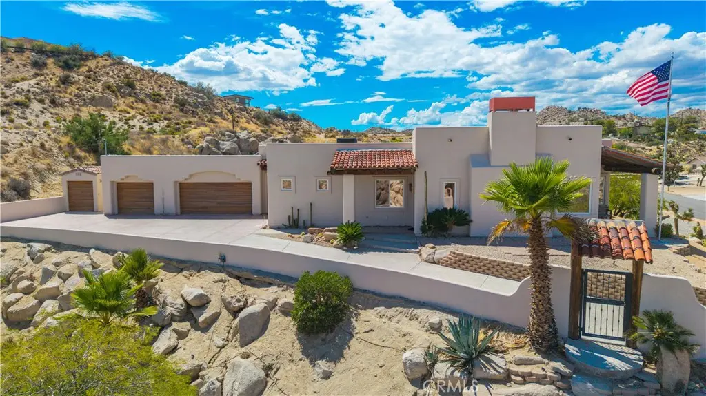 57045 Plaza Del Amigo, Yucca Valley, CA 92284 - #1
