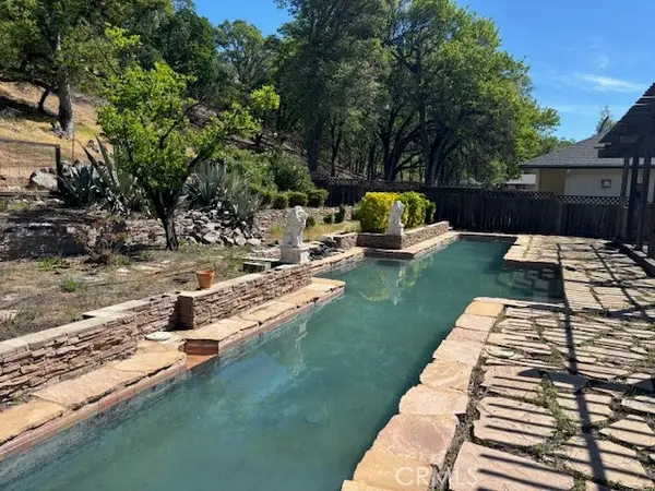 19336 Mountain Meadow N, Hidden Valley Lake, CA 95467
