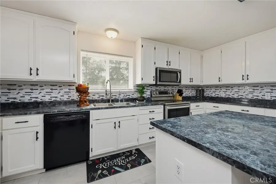 18685 Oak Grove, Hidden Valley Lake, CA 95467 - #2