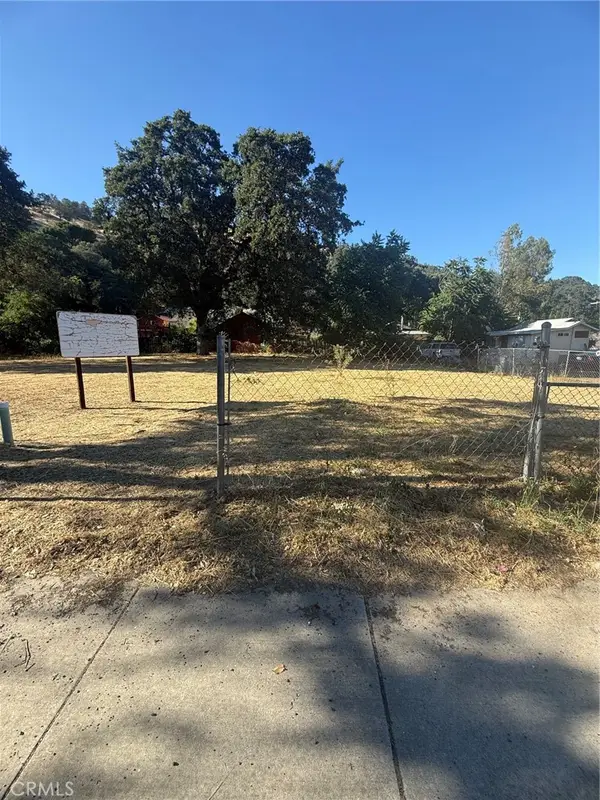 12474 The Plaza, Clearlake Oaks, CA 95423