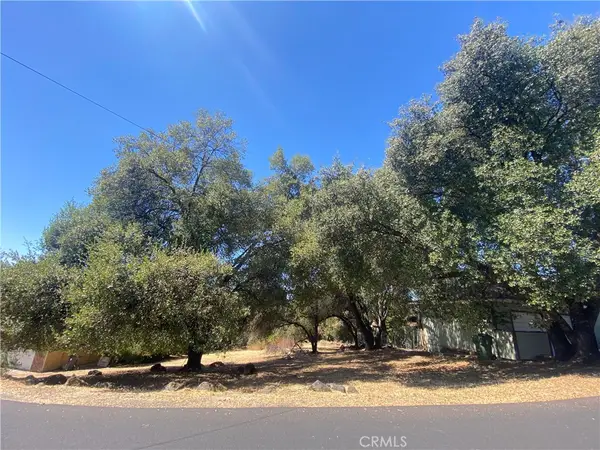18625 Oak Grove, Hidden Valley Lake, CA 95467