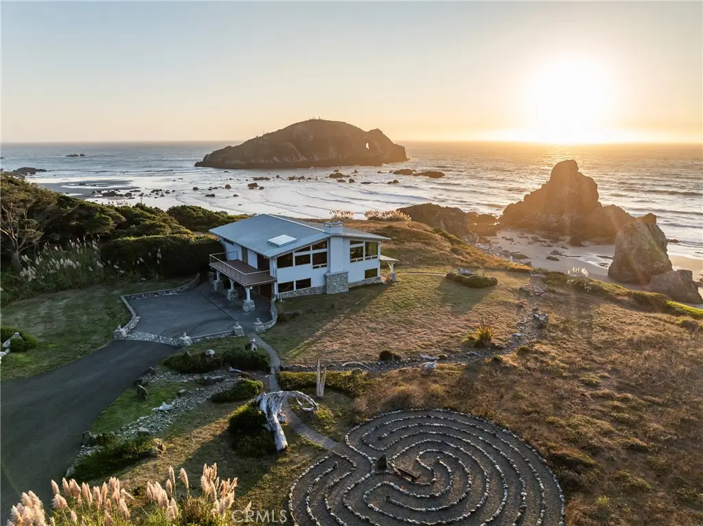 405 Island View, Smith River, CA 95567 - #1