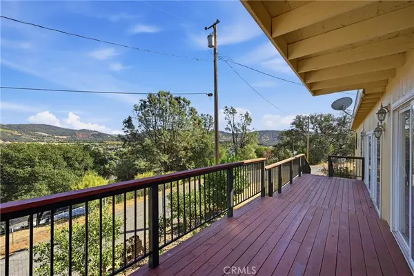 12322 Lakeview Drive, Clearlake Oaks, CA 95423