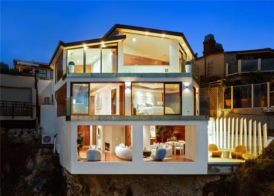 2049 Ocean Way, Laguna Beach, CA 92651 - #2
