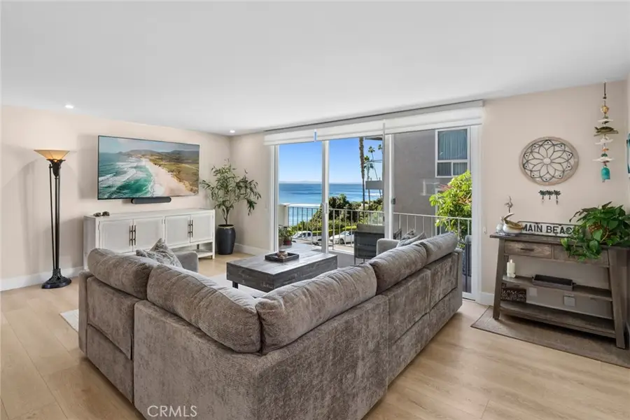 520 Cliff Drive #202, Laguna Beach, CA 92651 - #3