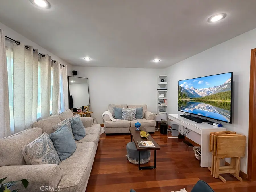 555 Hickory Lane, Pasadena, CA 91103 - #2