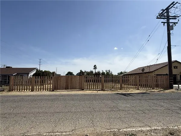 781 Placentia, Perris, CA 92571