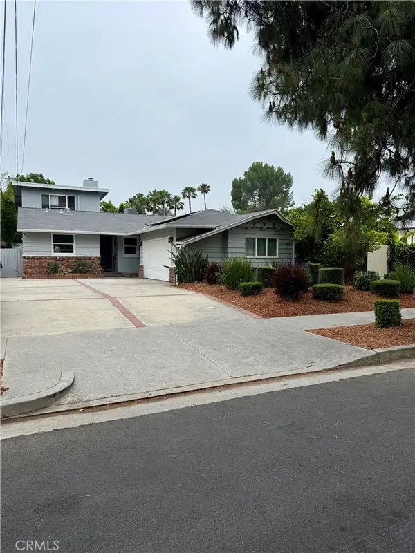 22814 Collins, Woodland Hills, CA 91367