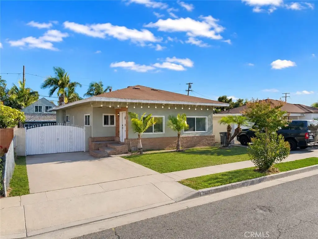 2980 Oakwood Avenue, Lynwood, CA 90262 - #1