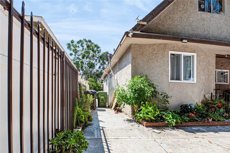 1208 E 34 Th Street Los Angeles Ca, Los Angeles, CA 90011 - #2