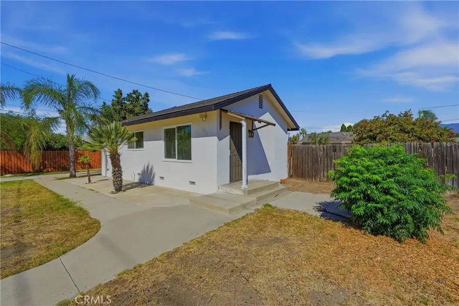 883 E Columbia Avenue, Pomona, CA 91767 - #3