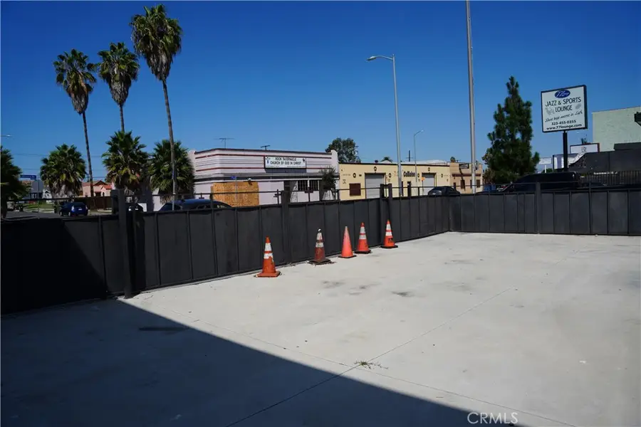 7508 S Western Ave, Los Angeles, CA 90047 - #2