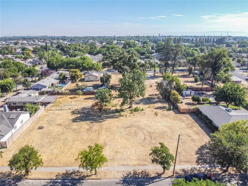 835 W 10th Street, Merced, CA 95341 - #1