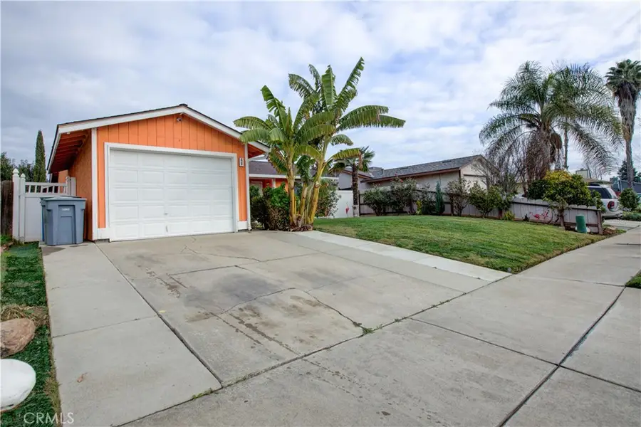 49 W Swallow, Merced, CA 95341 - Image #2