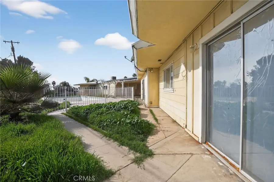 1733 Crestmont, Bakersfield, CA 93306 - #2