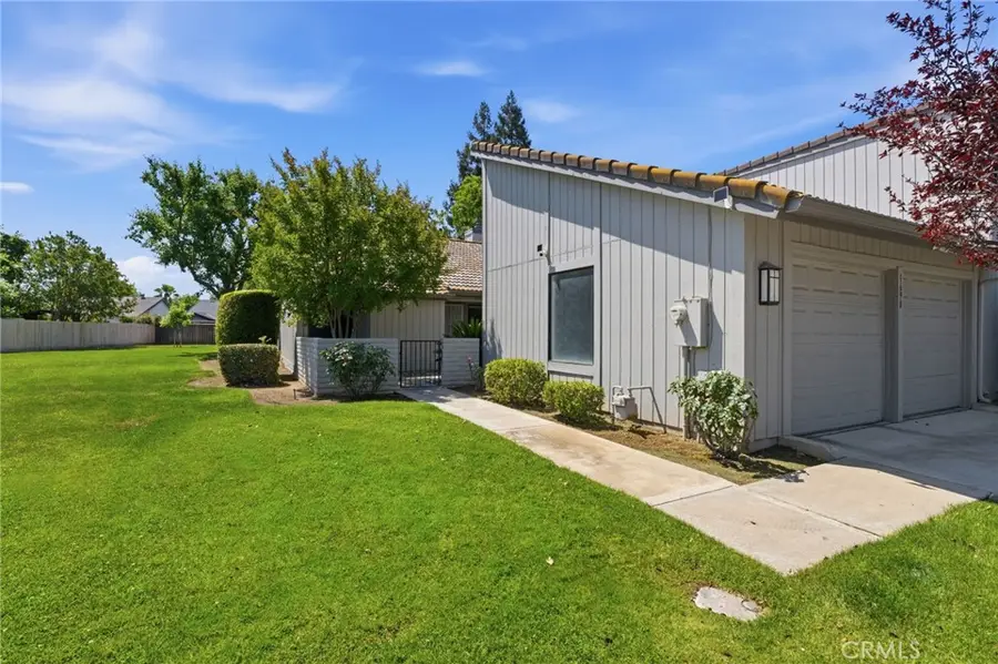 1698 W Tollhouse Lane N, Clovis, CA 93611 - #3