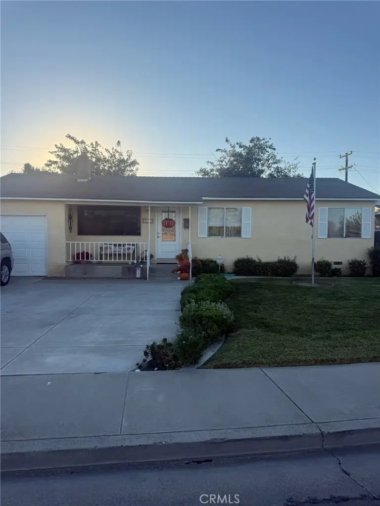 937 Granada, Los Banos, CA 93635 - #1