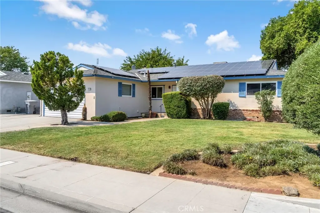 1725 Dennis Avenue, Clovis, CA 93611 - Image #1