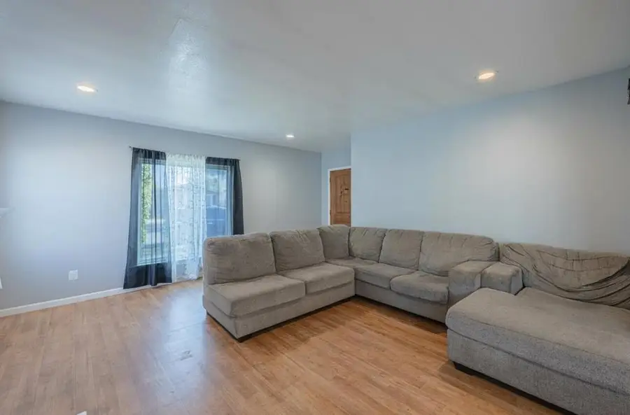 121 Oak Street, Salinas, CA 93901 - Image #3