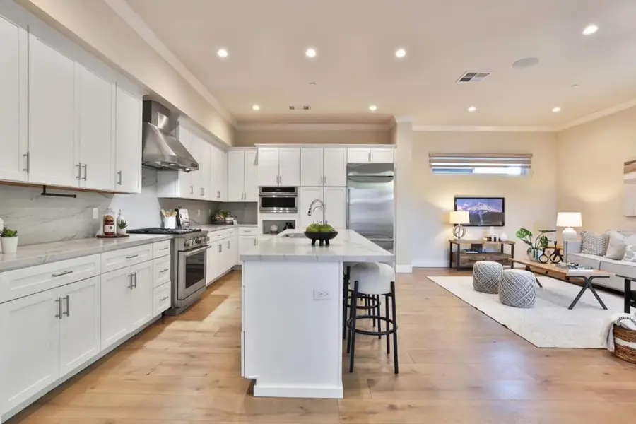 102 Hildebrand Drive, Los Gatos, CA 95032 - Image #2