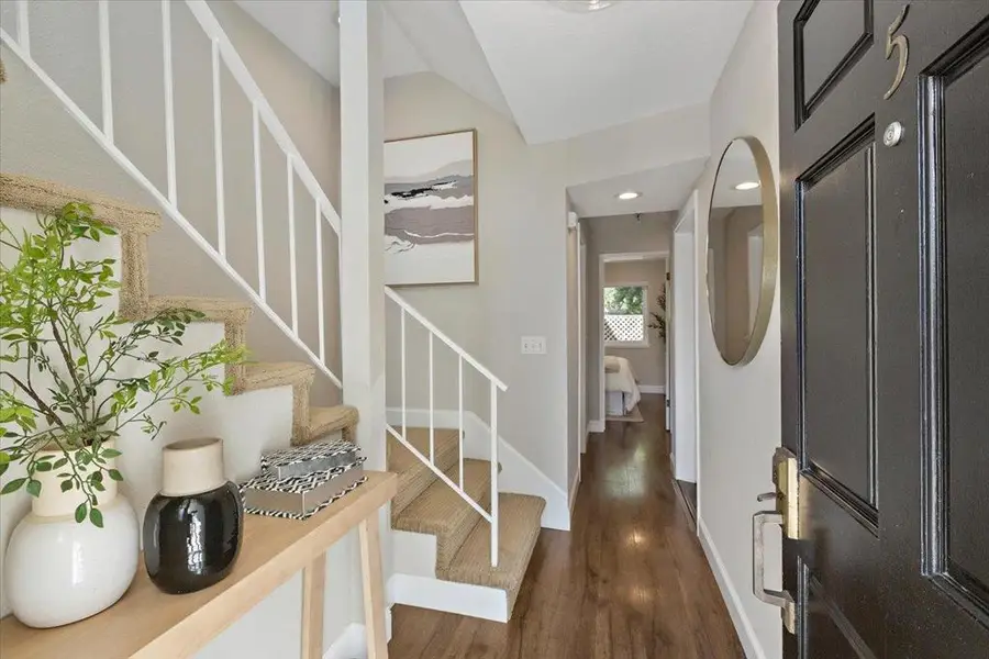 363 N Rengstorff Avenue #5, Mountain View, CA 94043 - Image #3