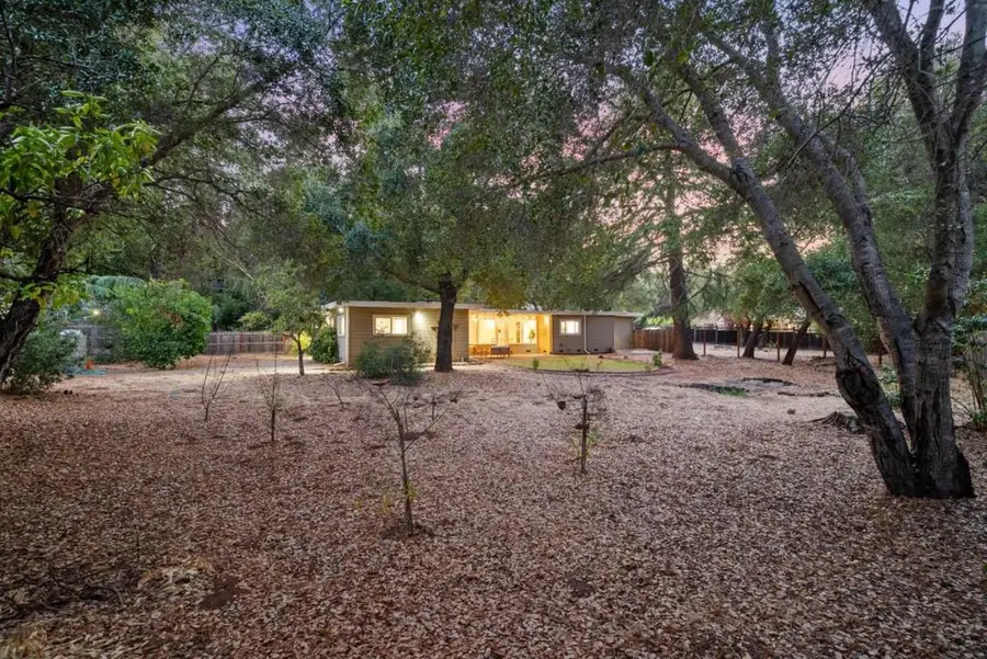 20141 Mendelsohn Lane, Saratoga, CA 95070 - Image #3