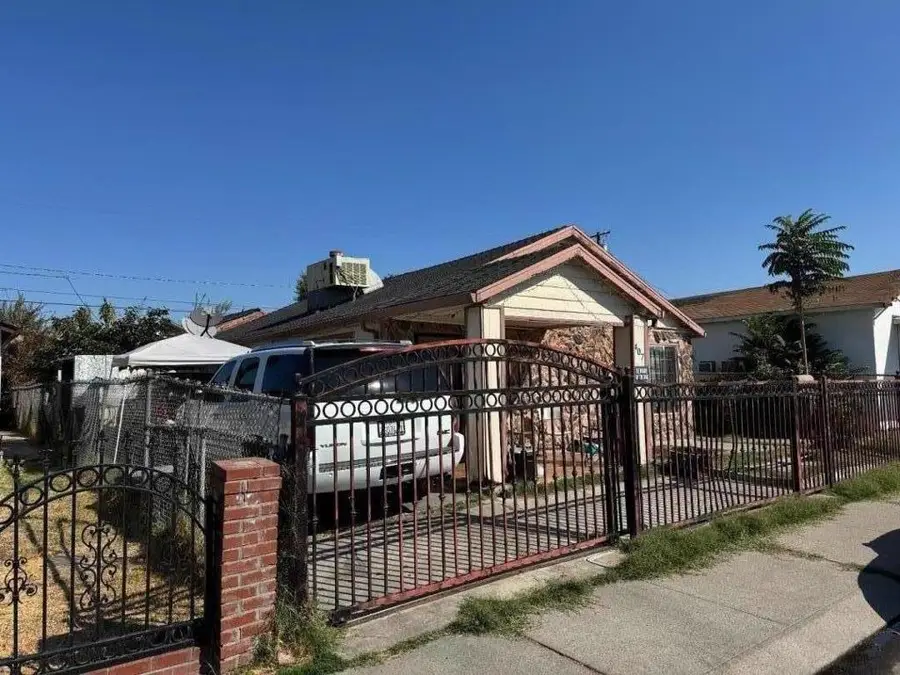 407 W. 7th St., Stockton, CA 95206 - #2