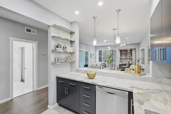 97 E Saint James Street #26, San Jose, CA 95112