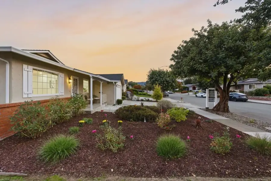 1060 Weyburn Lane, San Jose, CA 95129 - Image #2