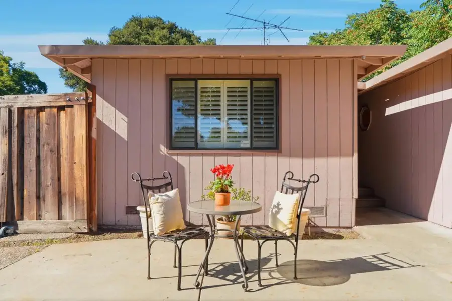 828 Weeks Street, East Palo Alto, CA 94303 - Image #2