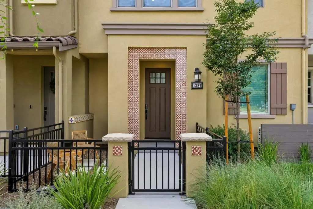 1387 W Middlefield Road, Mountain View, CA 94043 - Image #1