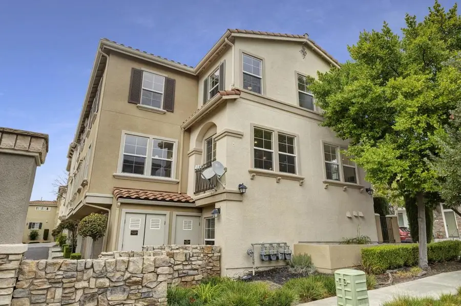 302 Adeline Avenue, San Jose, CA 95136 - Image #2