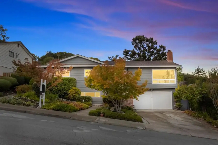 3848 Vineyard Drive, Redwood City, CA 94061 - Image #2