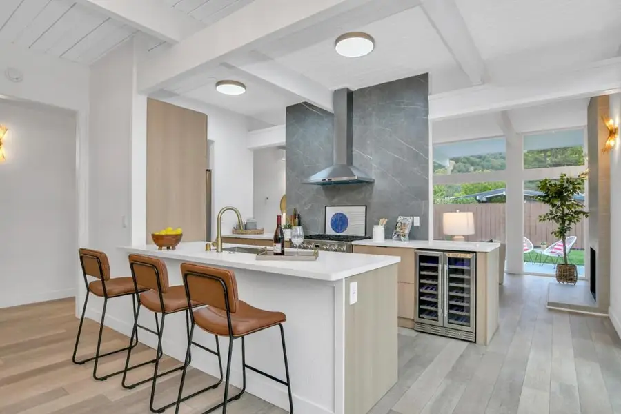 642 Appleberry Drive, San Rafael, CA 94903 - Image #2