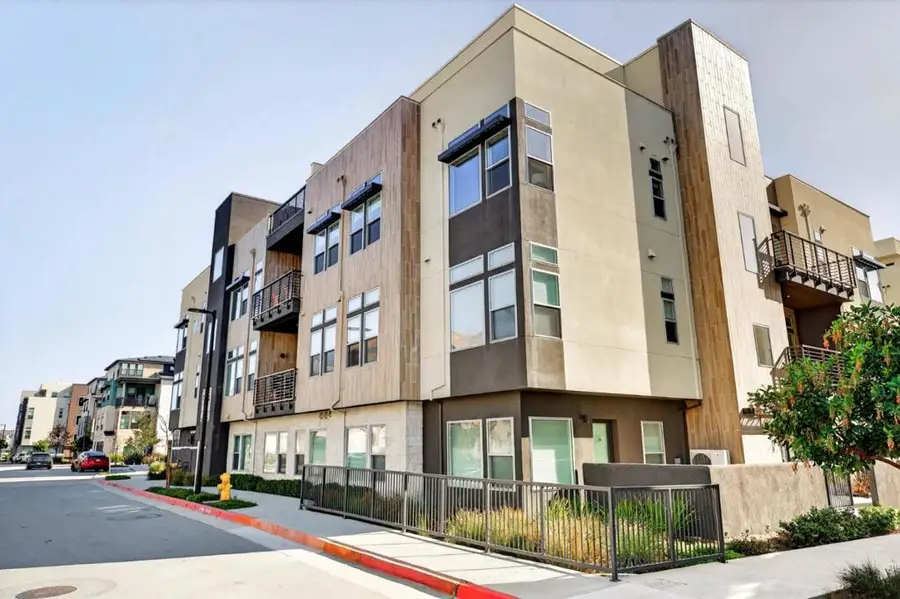 220 Waters Park Circle #304, San Mateo, CA 94403 - Image #2