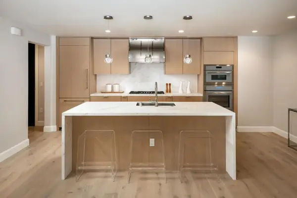 450 First Street #101, Los Altos, CA 94022