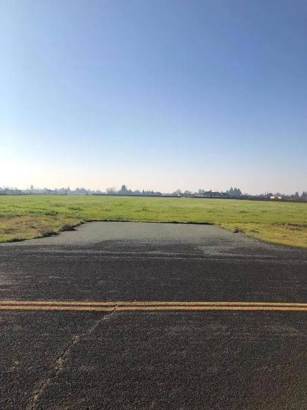 23487 N Tretheway Road, Acampo, CA 95220