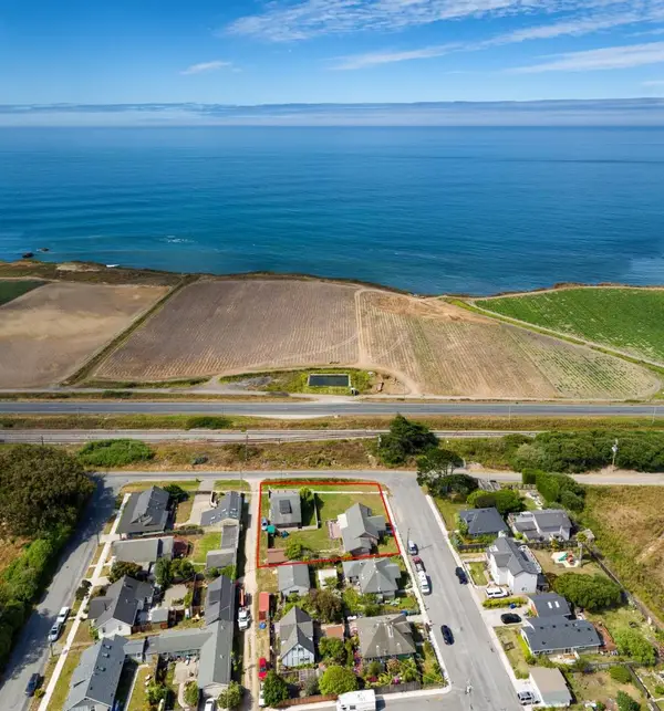 2 3rd Avenue, Davenport, CA 95017