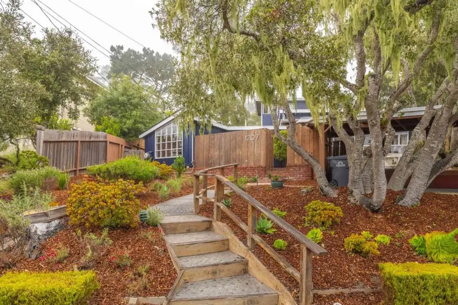 1207 Presidio Boulevard, Pacific Grove, CA 93950 - #3