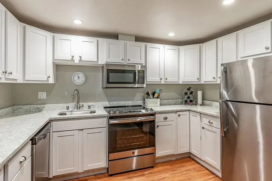 1033 Crestview Drive #308, Mountain View, CA 94040 - Image #2